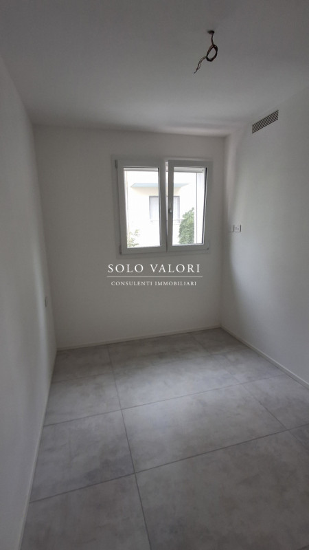 Rif. JC  (per info 3381655389 Andrea S.)

Scopri questo splendido appartamento quadrilocale situa...