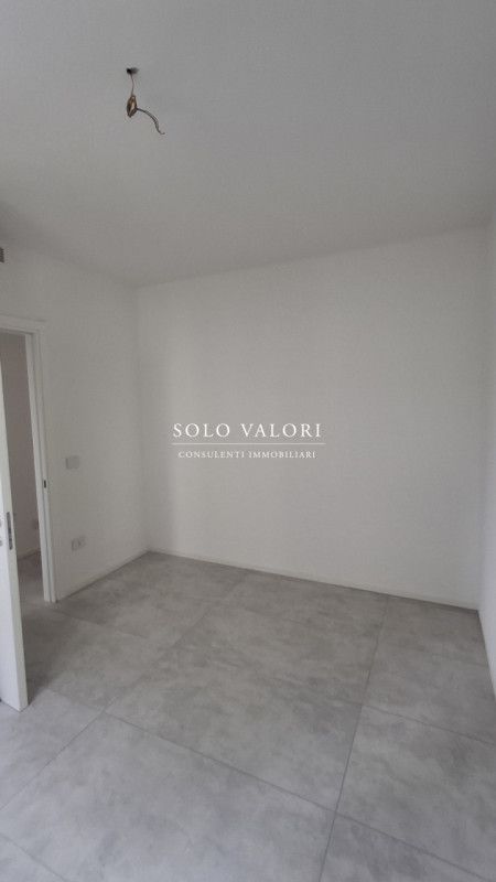 Rif. JC  (per info 3381655389 Andrea S.)

Scopri questo splendido appartamento quadrilocale situa...