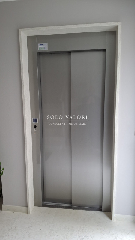 Rif. JC  (per info 3381655389 Andrea S.)

Scopri questo splendido appartamento quadrilocale situa...