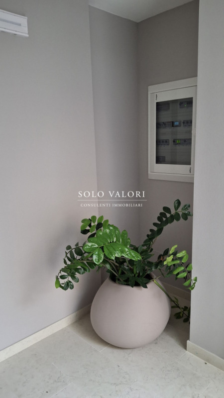 Rif. JC  (per info 3381655389 Andrea S.)

Scopri questo splendido appartamento quadrilocale situa...