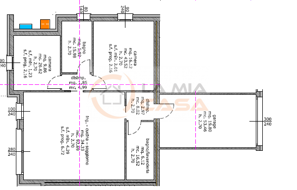CAMPOLONGO CENTRO: appartamento situato al piano terra con scoperto di circa 130 mq dispone di zo...