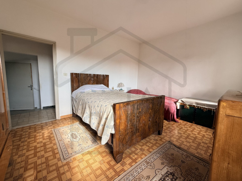 PERNUMIA – Al confine con Battaglia Terme, in splendida posizione verde e tranquilla, proponiamo ...