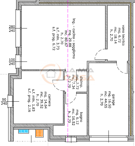 CAMPOLONGO CENTRO: appartamento situato al piano terra con scoperto di circa 125 mq dispone di zo...
