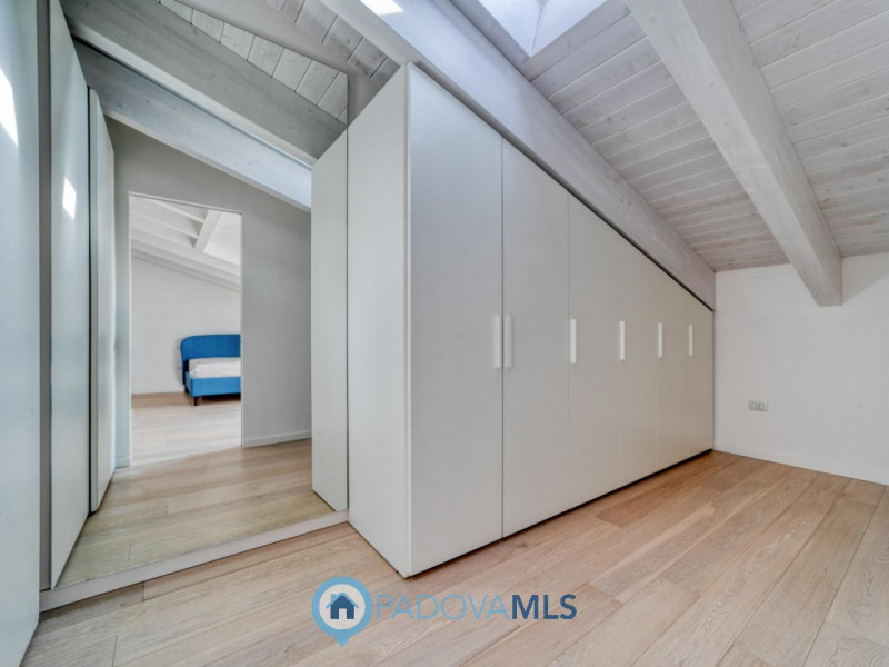 Immobile in esclusiva al Gruppo Padova MLS
VIGONZA Zona Perarolo. ATTICO recentissimo, come nuovo...