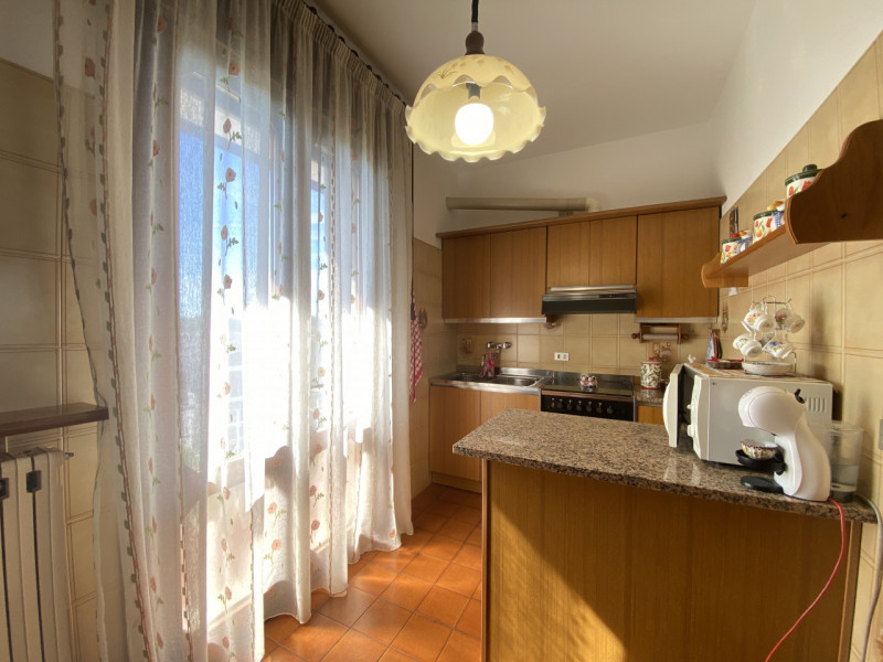 Scopri questa affascinante casa singola situata nel cuore di Zeminiana, una frazione del comune d...