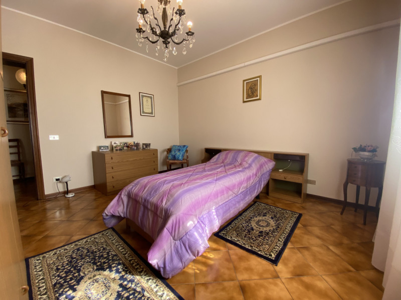 Scopri questa affascinante casa singola situata nel cuore di Zeminiana, una frazione del comune d...