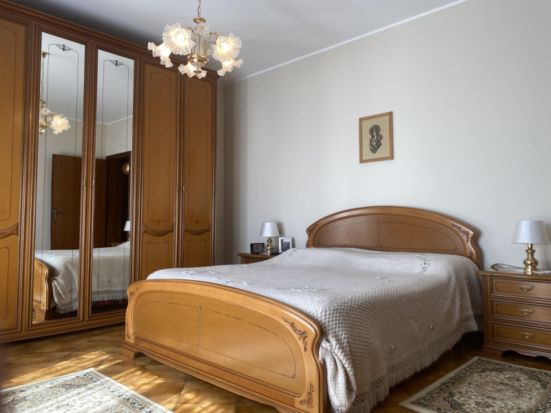 Scopri questa affascinante casa singola situata nel cuore di Zeminiana, una frazione del comune d...