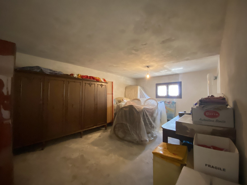 Scopri questa affascinante casa singola situata nel cuore di Zeminiana, una frazione del comune d...