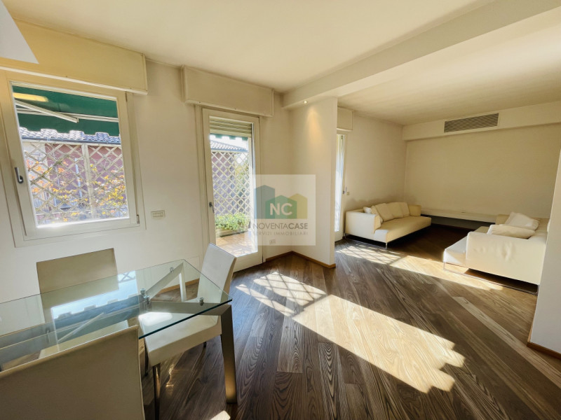 In una delle zone più ricercate di Padova, tra Santa Rita e Sant'Osvaldo, proponiamo un appartame...