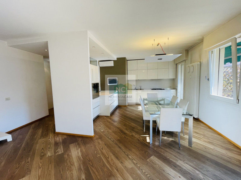 In una delle zone più ricercate di Padova, tra Santa Rita e Sant'Osvaldo, proponiamo un appartame...