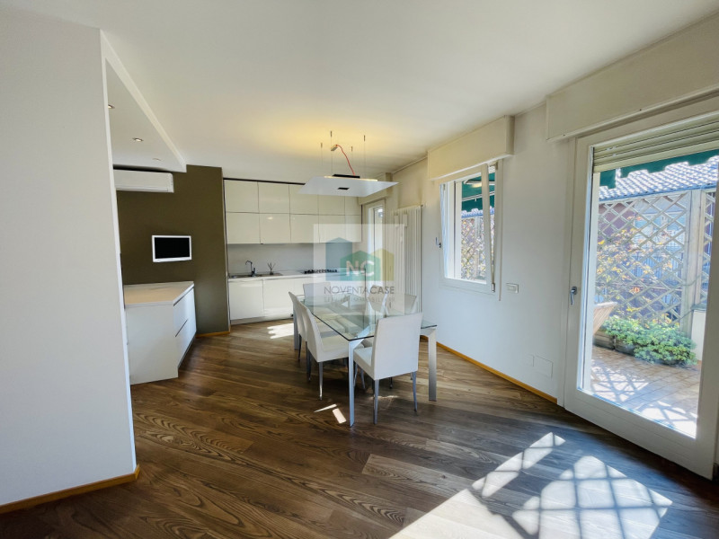 In una delle zone più ricercate di Padova, tra Santa Rita e Sant'Osvaldo, proponiamo un appartame...