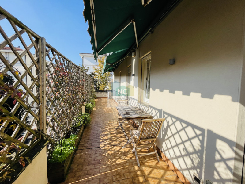 In una delle zone più ricercate di Padova, tra Santa Rita e Sant'Osvaldo, proponiamo un appartame...