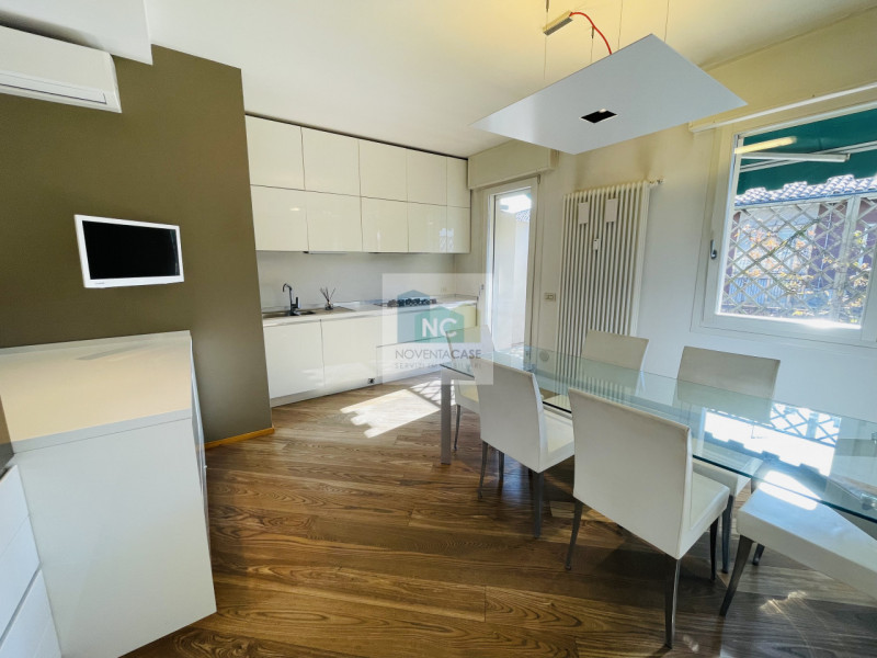 In una delle zone più ricercate di Padova, tra Santa Rita e Sant'Osvaldo, proponiamo un appartame...