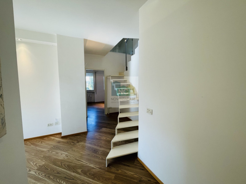 In una delle zone più ricercate di Padova, tra Santa Rita e Sant'Osvaldo, proponiamo un appartame...