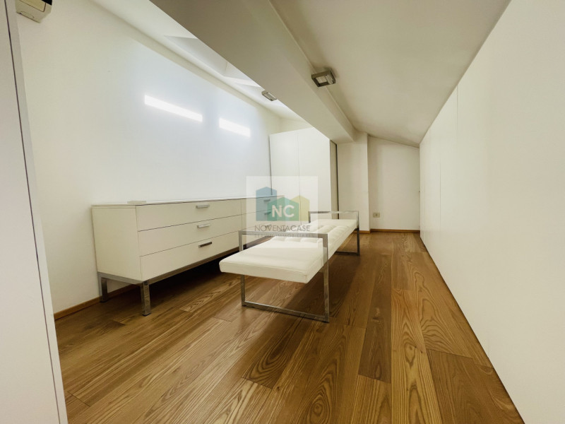 In una delle zone più ricercate di Padova, tra Santa Rita e Sant'Osvaldo, proponiamo un appartame...