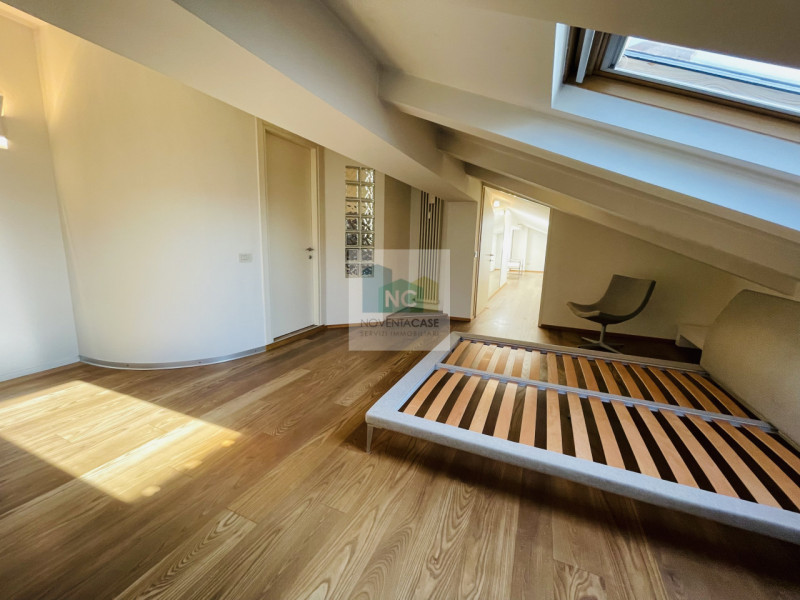 In una delle zone più ricercate di Padova, tra Santa Rita e Sant'Osvaldo, proponiamo un appartame...