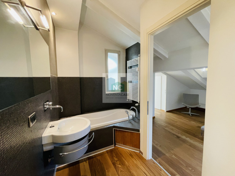 In una delle zone più ricercate di Padova, tra Santa Rita e Sant'Osvaldo, proponiamo un appartame...