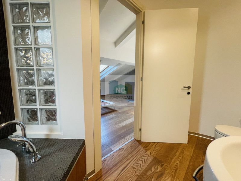 In una delle zone più ricercate di Padova, tra Santa Rita e Sant'Osvaldo, proponiamo un appartame...