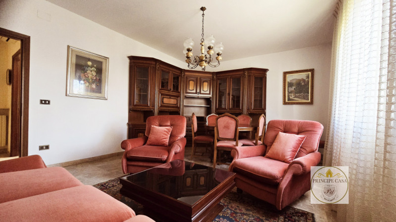 Rif. BE120 - Proponiamo bifamiliare su due livelli abitativi più un livello di servizio già abita...