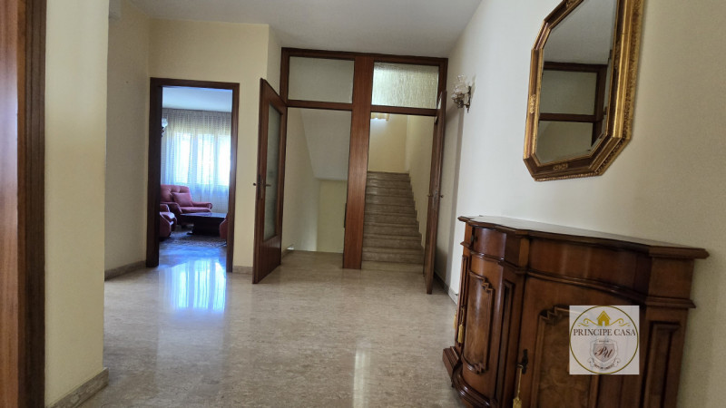 Rif. BE120 - Proponiamo bifamiliare su due livelli abitativi più un livello di servizio già abita...