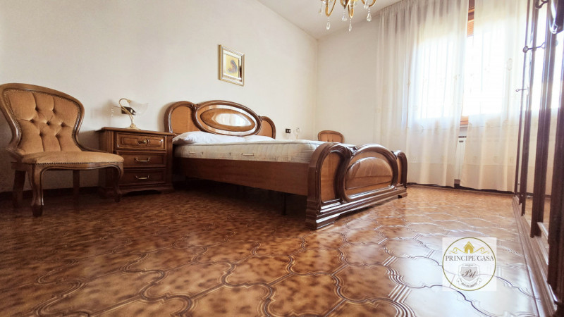 Rif. BE120 - Proponiamo bifamiliare su due livelli abitativi più un livello di servizio già abita...