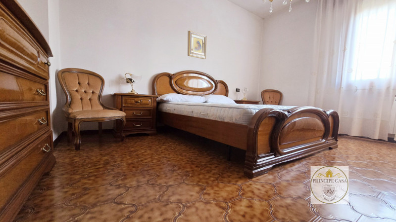 Rif. BE120 - Proponiamo bifamiliare su due livelli abitativi più un livello di servizio già abita...