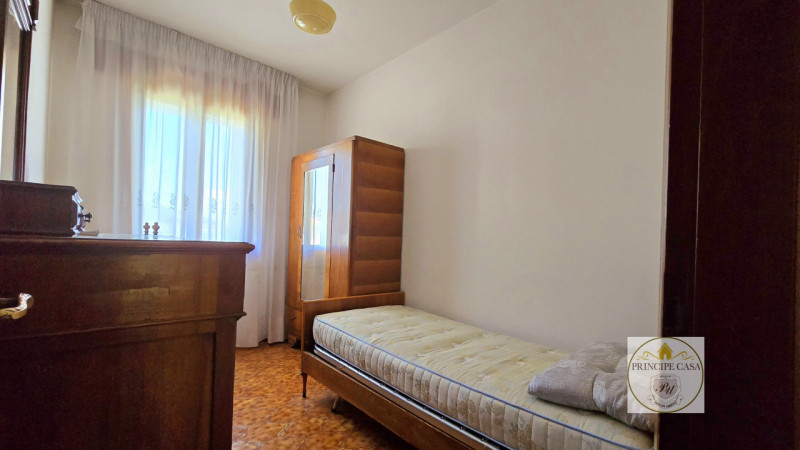 Rif. BE120 - Proponiamo bifamiliare su due livelli abitativi più un livello di servizio già abita...