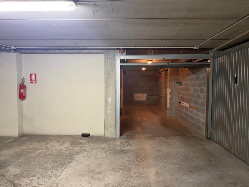 garage-Box-posto auto in Vendita a Torino