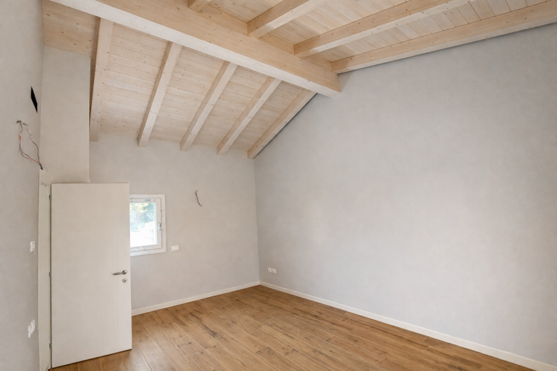 LONGARE. Ci troviamo in quartiere di recente costruzione, tranquillo e riparato dal traffico, nel...