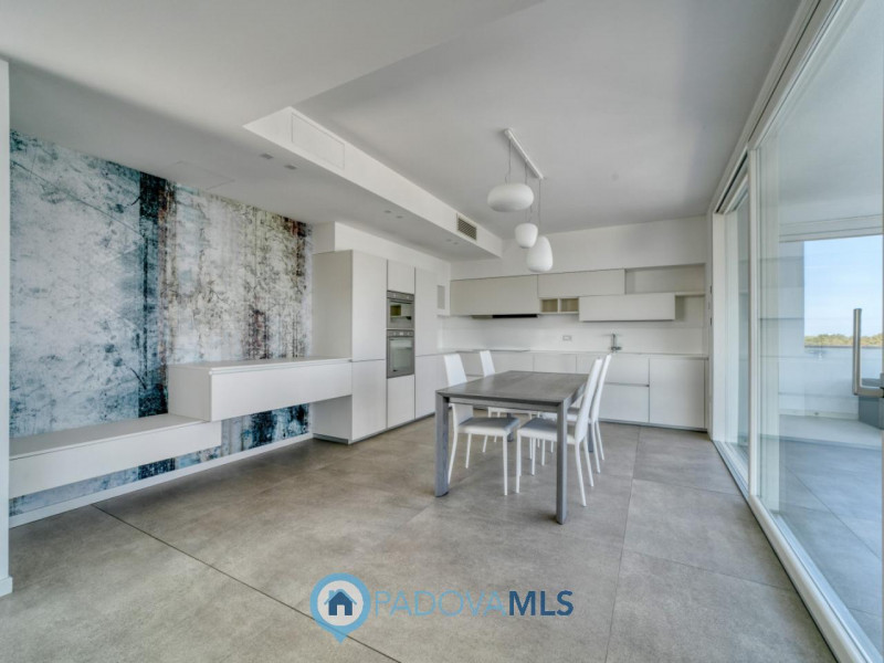 Immobile in esclusiva al Gruppo Padova MLS
VIGONZA Zona Perarolo. ATTICO recentissimo, come nuovo...