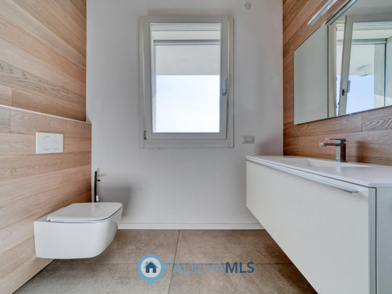 Immobile in esclusiva al Gruppo Padova MLS
VIGONZA Zona Perarolo. ATTICO recentissimo, come nuovo...