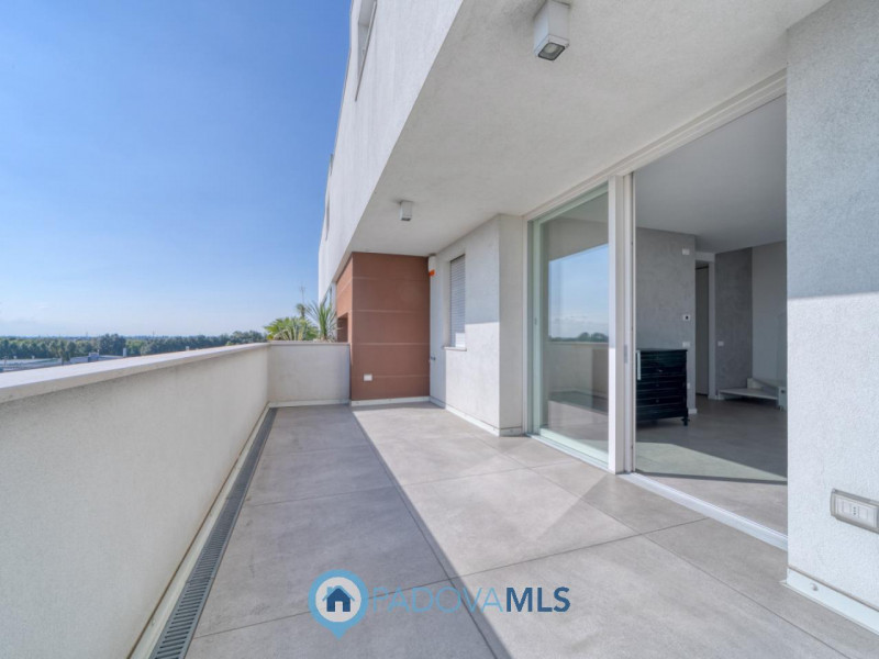 Immobile in esclusiva al Gruppo Padova MLS
VIGONZA Zona Perarolo. ATTICO recentissimo, come nuovo...