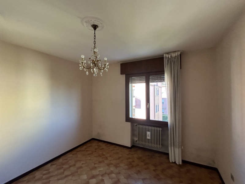 In pieno centro a Mestrino, a pochi passi da tutti i servizi ma lontano dal caos, si trova questo...