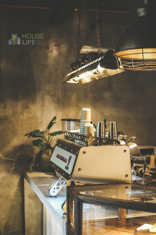 ALTO VICENTINO: BAR CON CUCINA in pieno centro, proponiamo la cessione di un' ATTIVITA' COMMERCIA...