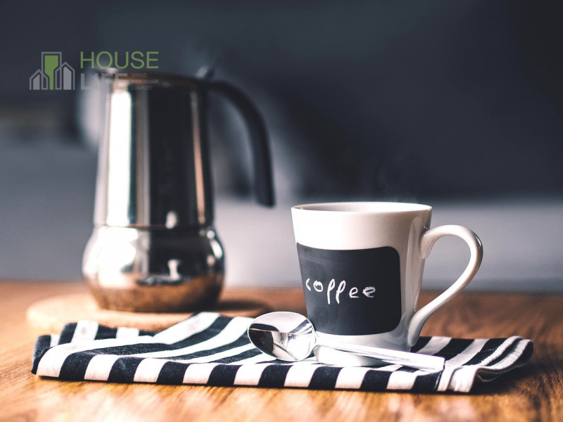 ALTO VICENTINO: BAR CON CUCINA in pieno centro, proponiamo la cessione di un' ATTIVITA' COMMERCIA...