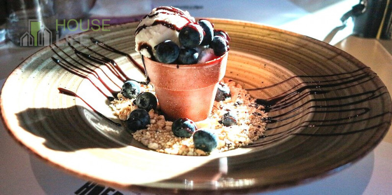 ALTO VICENTINO: BAR CON CUCINA in pieno centro, proponiamo la cessione di un' ATTIVITA' COMMERCIA...