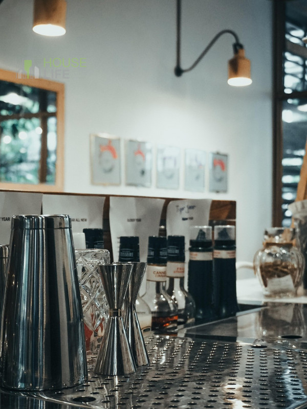 ALTO VICENTINO: BAR CON CUCINA in pieno centro, proponiamo la cessione di un' ATTIVITA' COMMERCIA...