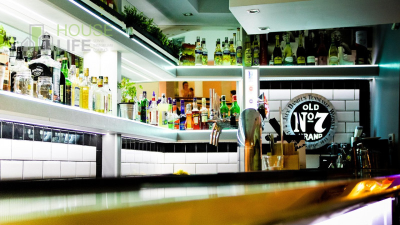 ALTO VICENTINO: BAR CON CUCINA in pieno centro, proponiamo la cessione di un' ATTIVITA' COMMERCIA...