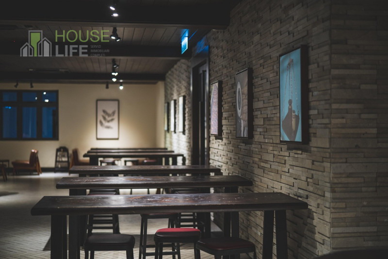 ALTO VICENTINO: BAR CON CUCINA in pieno centro, proponiamo la cessione di un' ATTIVITA' COMMERCIA...