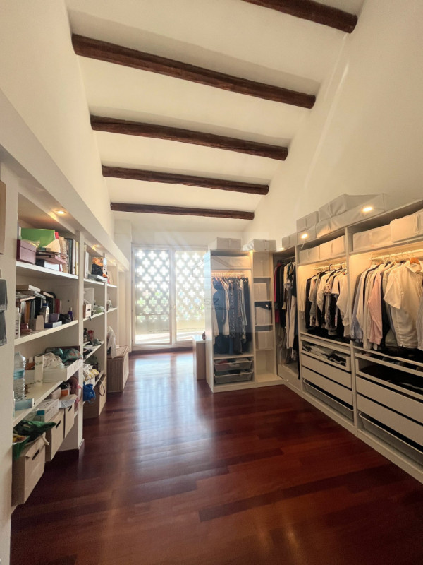 TENCAROLA – SELVAZZANO DENTRO

Proponiamo in vendita una porzione centrale di casale caratterizza...