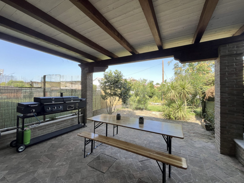 TENCAROLA – SELVAZZANO DENTRO

Proponiamo in vendita una porzione centrale di casale caratterizza...