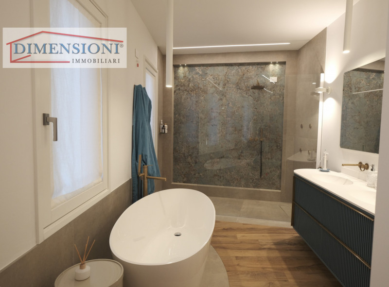 ABANO TERME In elegante palazzina di nuova costruzione classe A4, proponiamo spazioso appartament...