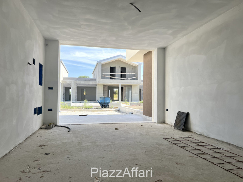 Casa singola caratterizzata dal nuovo design abitativo, di nuova generazione e realizzazione. Lib...
