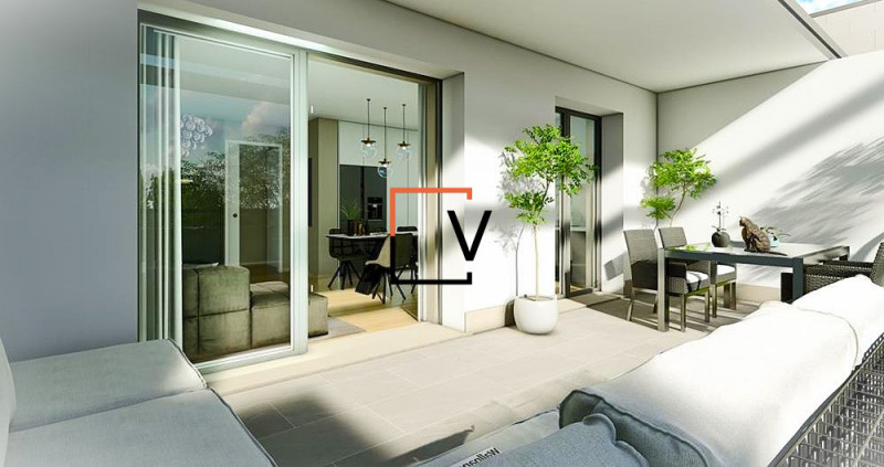 V384 - Proponiamo in vendita in posizione particolarmente vantaggiosa per raggiungere i principal...