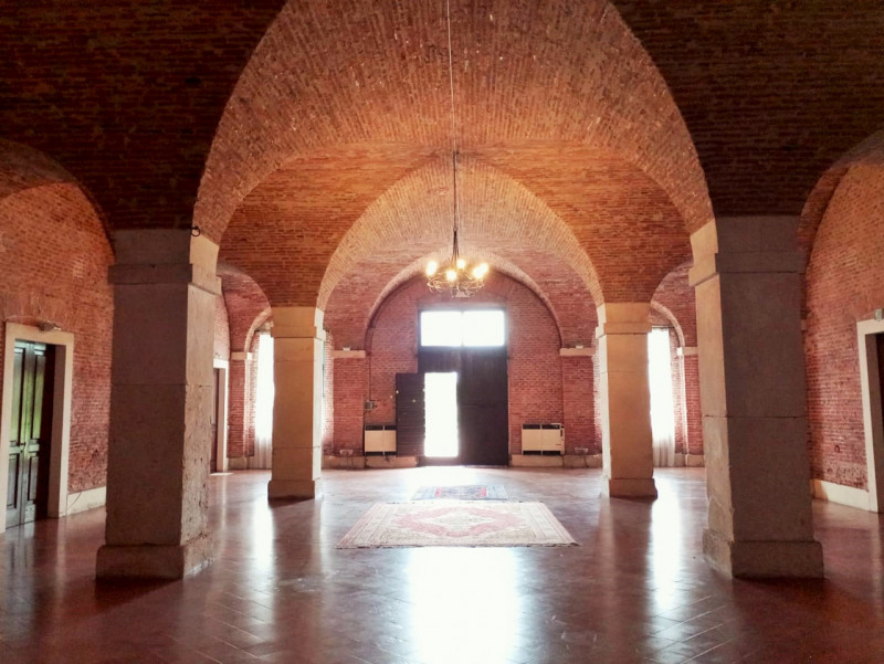 AMPIO MONOLOCALE ARREDATO E CON POSTO AUTO, IN SUGGESTIVA VILLA STORICA A DUEVILLE - RIF. 8300
CO...