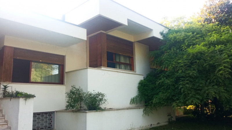 UNA VILLA PER 2 UNITA’ ABITATIVE IN CENTRO!

Questo è un pezzo da 90 ti avverto!
Ne capitano davv...