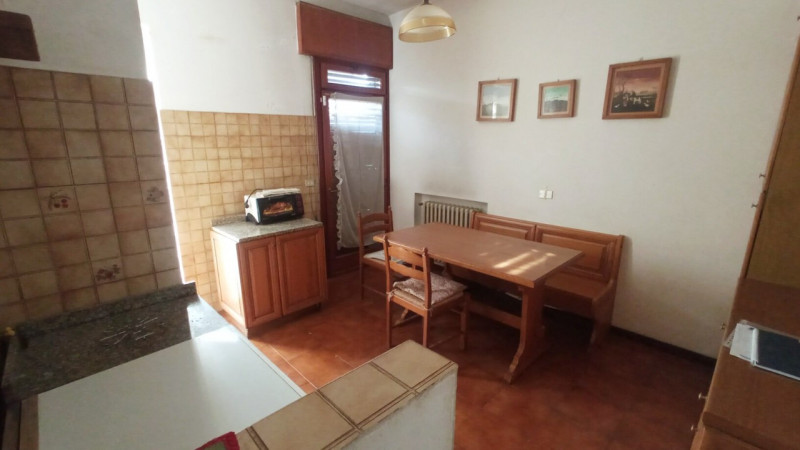 UNA VILLA PER 2 UNITA’ ABITATIVE IN CENTRO!

Questo è un pezzo da 90 ti avverto!
Ne capitano davv...