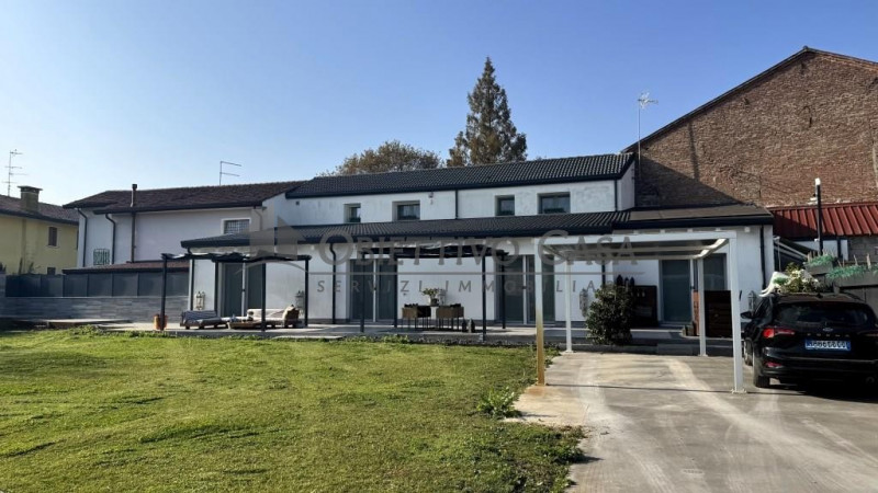 RIf: “AG360”

AGNA – zona centrale

Immaginate di vivere in una casa dove lo spazio non è mai un ...