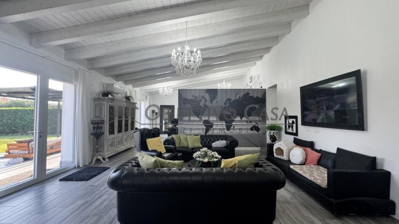 RIf: “AG360”

AGNA – zona centrale

Immaginate di vivere in una casa dove lo spazio non è mai un ...