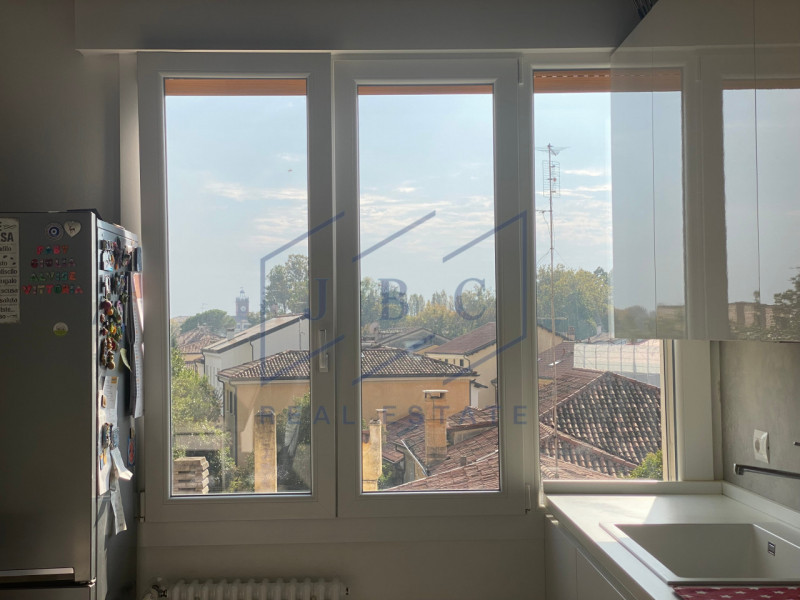 ODERZO -  (TV)
A Oderzo in zona centrale proponiamo in vendita un appartamento al terzo piano com...